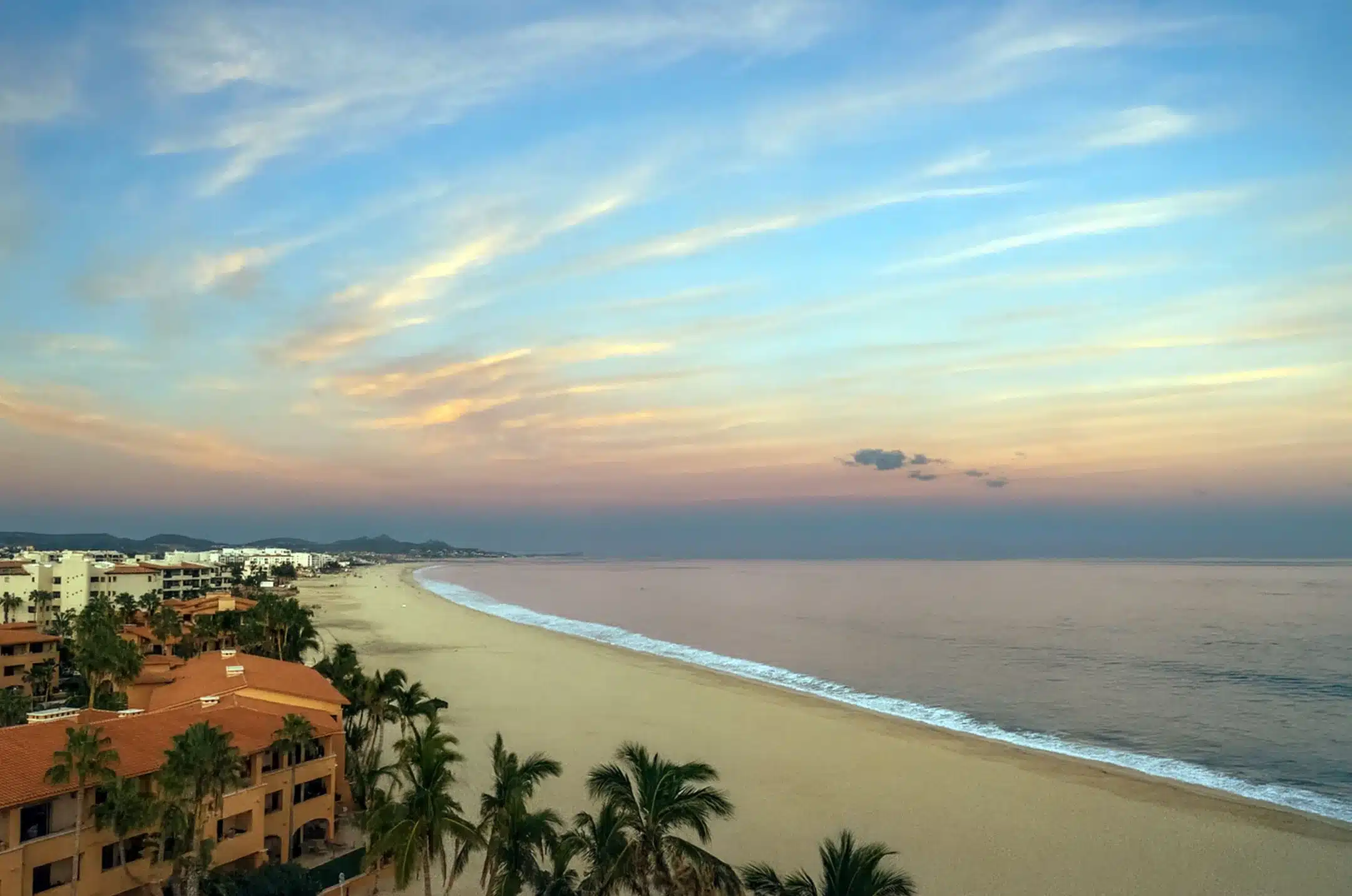 Hotelera Beach long sunset walk in San Jos&eacute; del Cabo