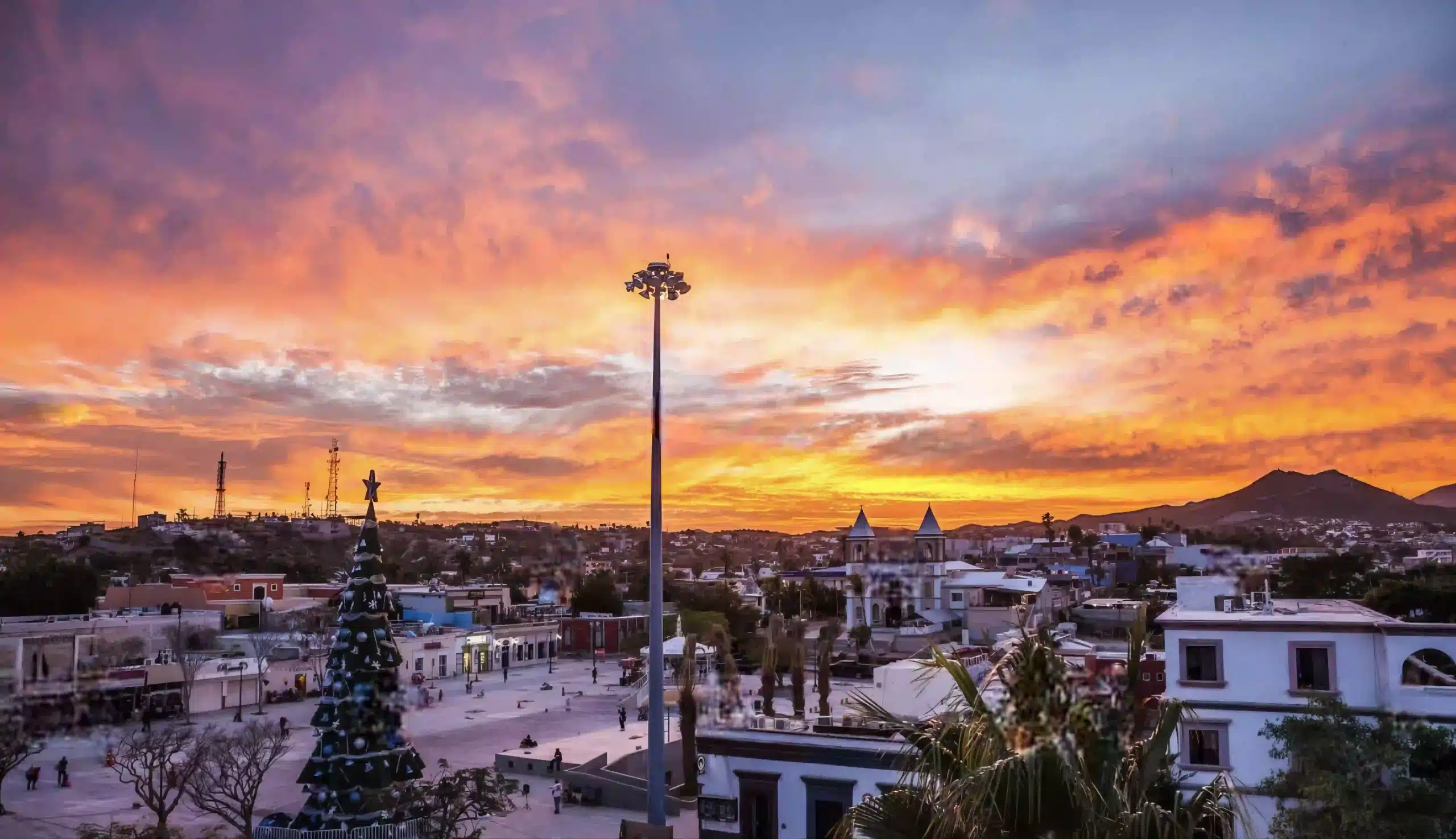 Free Sunset Spots San Jose del Cabo &ndash; Plaza Mijares at sunset in the historic town center